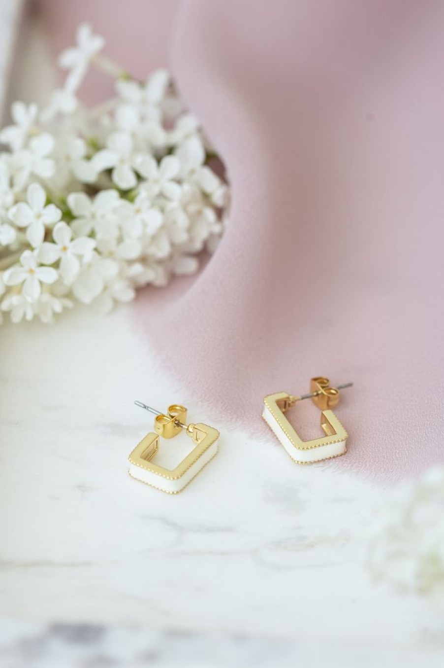 Smykker Secrets by B Emalje | Celestina Square Earrings Creme